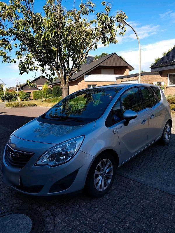 Silber Gebraucht 2012 Opel Meriva Van / Kleinbus | 2.100 € (Superpreis) - Bild 1/4
