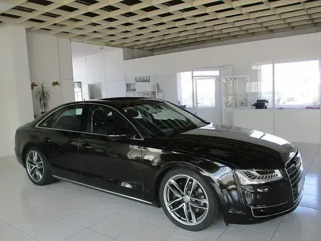 Gebraucht Audi A8 Ambiente 262 PS (192 kW) 2016 Schwarzmetallic (metallic) Limousine