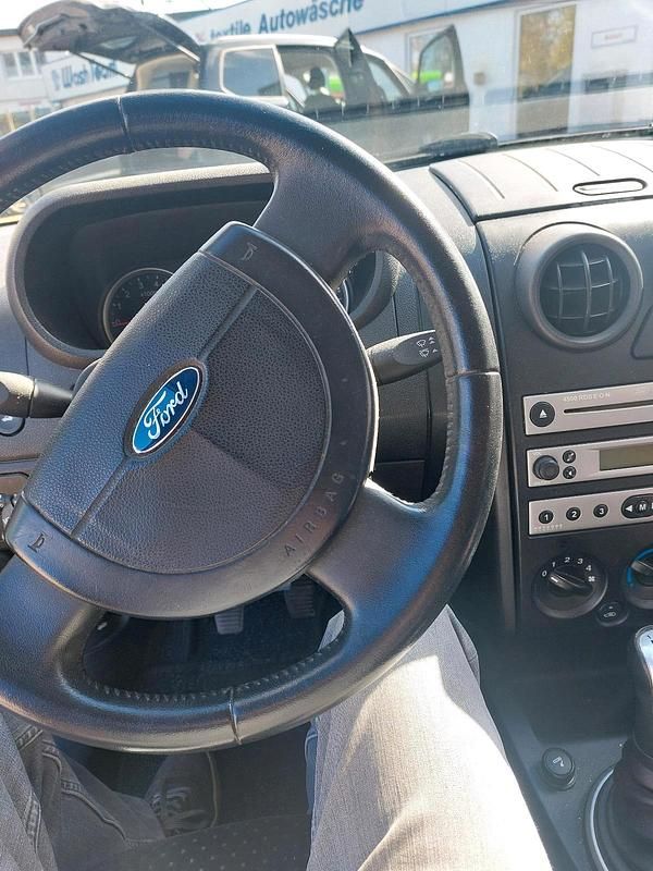 Gebraucht Ford Fusion 80 PS (58 kW) 2005 Schwarz Kleinwagen