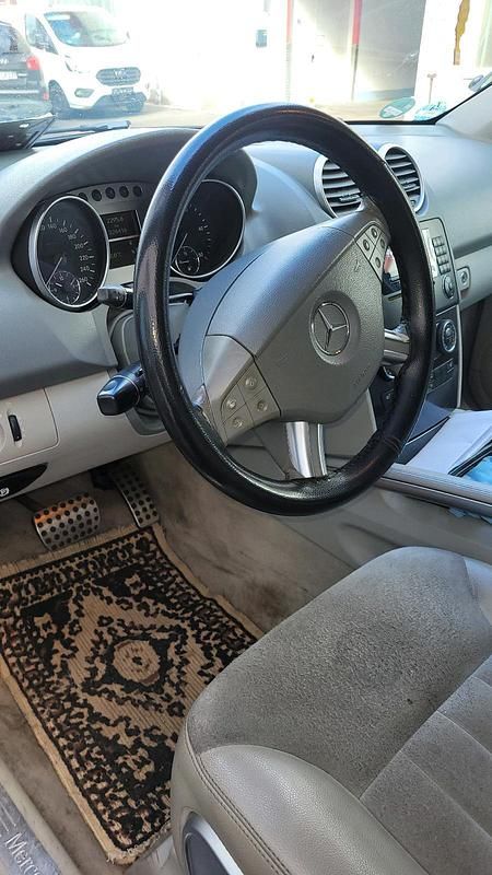 Gebraucht Mercedes ML280 190 PS (139 kW) 2006 Schwarz SUV