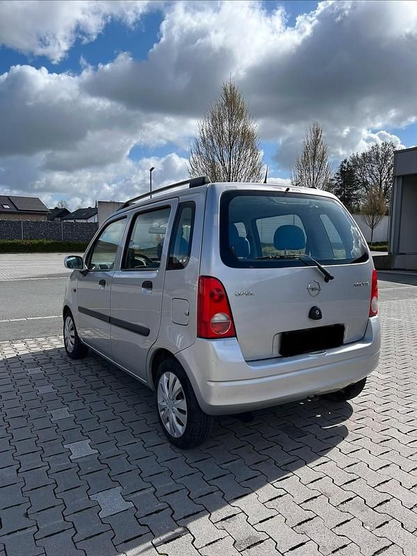 Gebraucht Opel Agila 75 PS (55 kW) 2001 Silber Van / Kleinbus