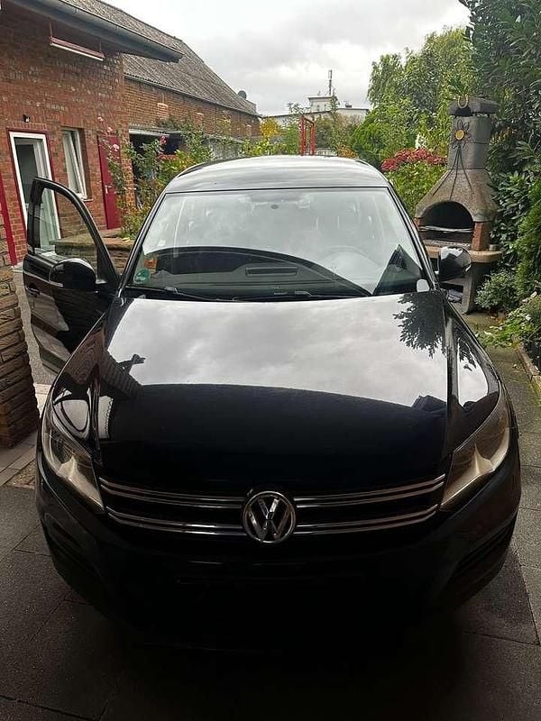 Schwarz Gebraucht 2014 VW Tiguan Trendline SUV | 7.500 € (Teuer) - Bild 1/4