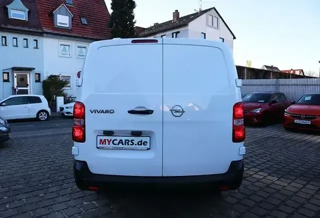 Gebraucht Opel Vivaro-e Combi 122 PS (89 kW) 2019 Weiß Van / Kleinbus