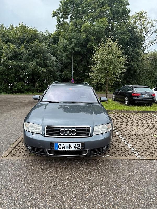 Blau Gebraucht 2003 Audi A4 Kombi | 1.100 € (Guter Preis) - Bild 1/4