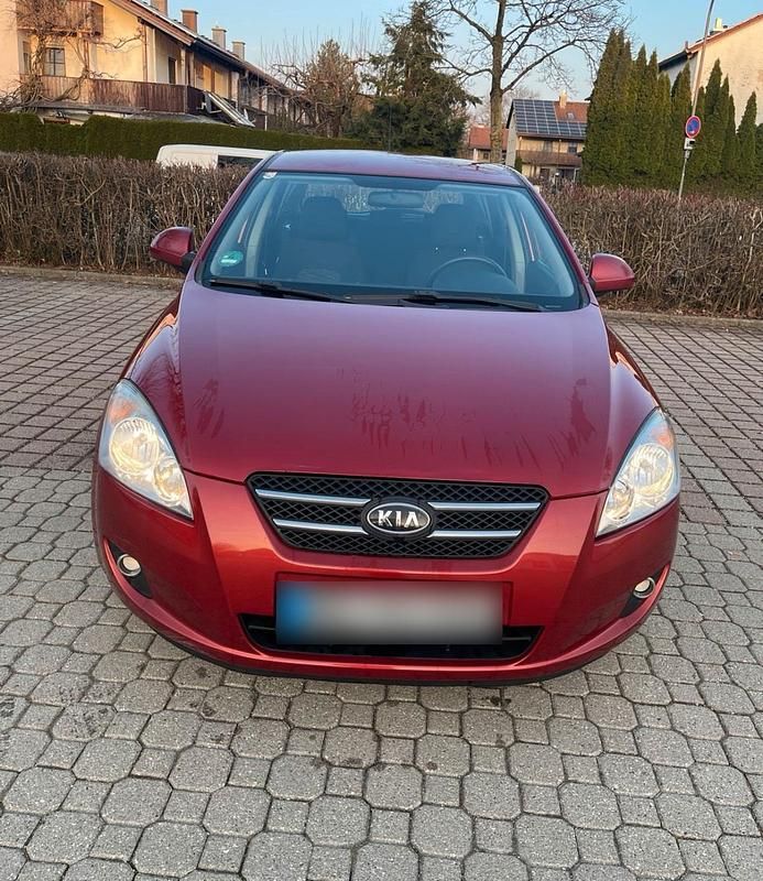 Second-hand Kia Ceed 90 CP (66 kW) 2007 Roșu Hatchback