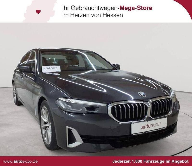 Sophistograu brillanteffekt metallic Gebraucht 2020 BMW 520 Luxury Line Limousine | 26.689 € (Etwas zu teuer) - Bild 1/4