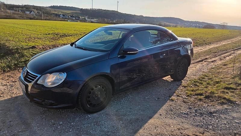 Gebraucht VW Eos 140 PS (102 kW) 2010 Blau Cabrio