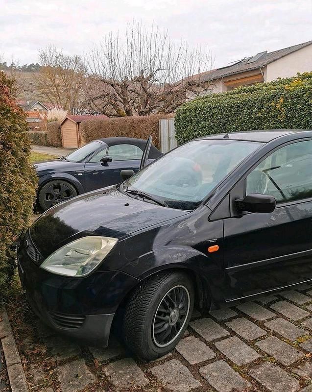 Gebraucht Ford Fiesta 69 PS (50 kW) 2004 Schwarz Kleinwagen