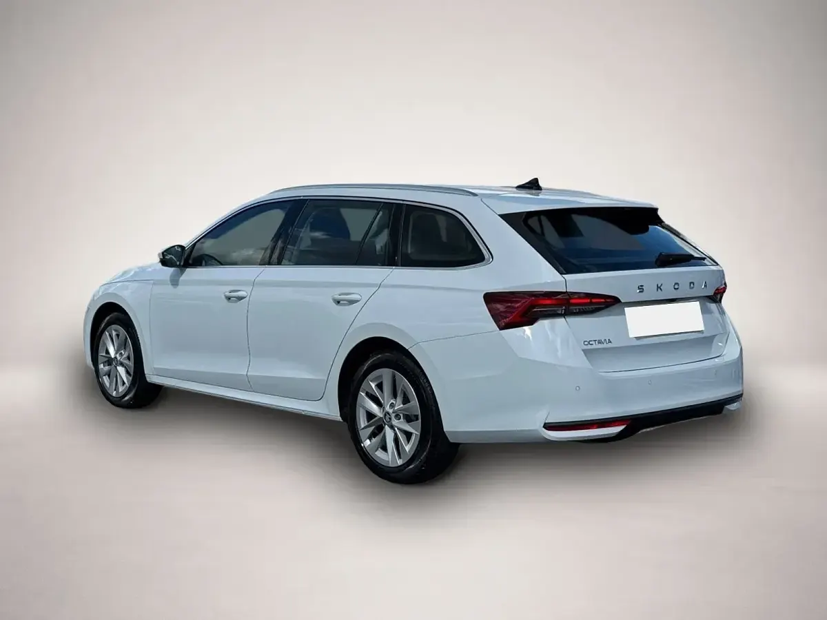 Gebraucht Skoda Octavia Selection 150 PS (110 kW) 2025 Weiß Kombi
