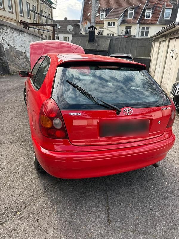 Gebraucht Toyota Corolla 110 PS (80 kW) 2000 Rot Kleinwagen