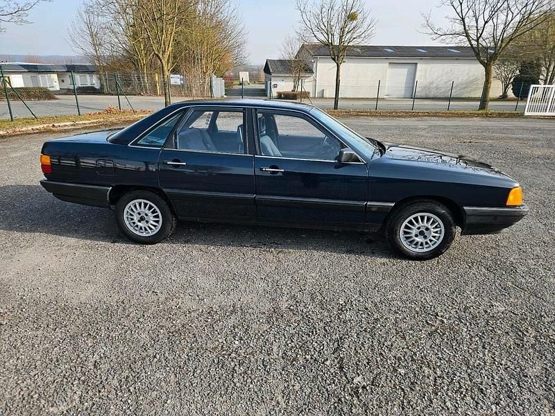 Gebraucht Audi 100 75 PS (55 kW) 1982 Blau Limousine
