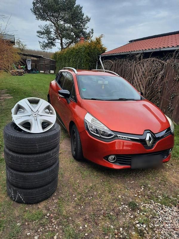 Gebraucht Renault Clio GrandTour Expression 75 PS (55 kW) 2013 Rot Kombi
