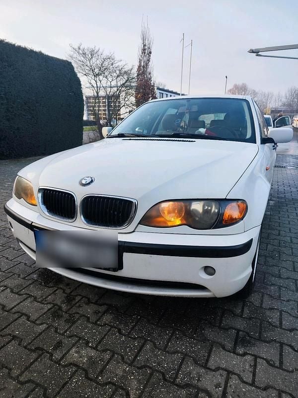 Weiß Gebraucht 2003 BMW 316 Kombi | 1.999 € (Guter Preis) - Bild 1/4
