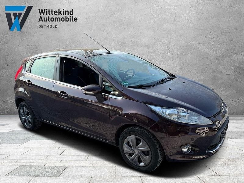 Gebraucht Ford Fiesta Titanium 82 PS (60 kW) 2010 Rot Kleinwagen