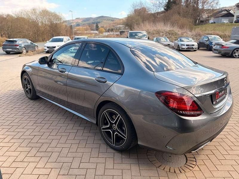 Gebraucht Mercedes C300 AMG line 258 PS (189 kW) 2019 Selenitgrau Limousine
