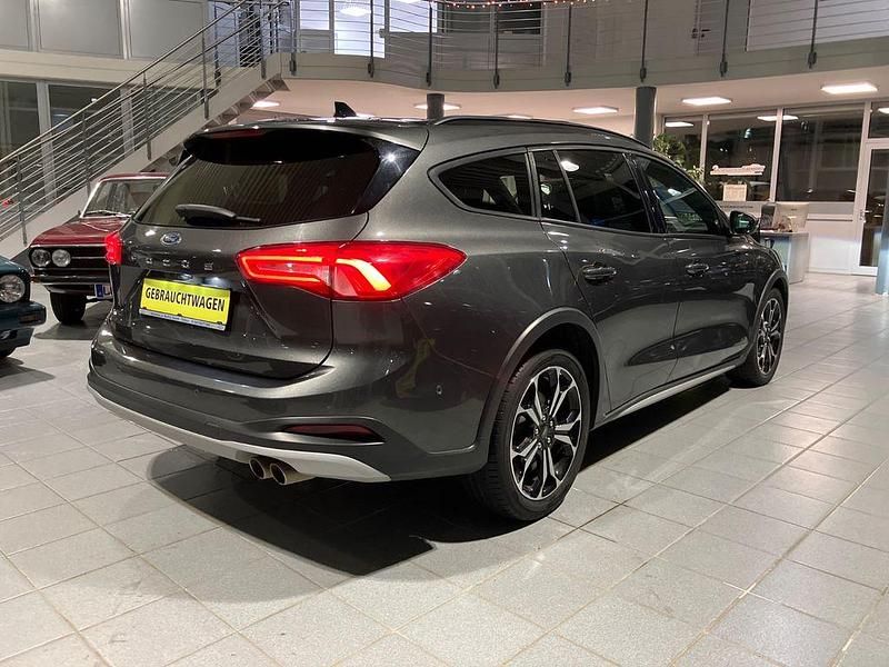 Gebraucht Ford Focus Active 182 PS (133 kW) 2019 Grau Limousine