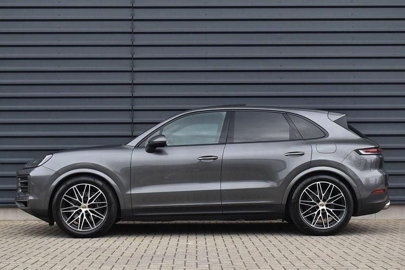 Second-hand Porsche Cayenne Sport 470 CP (345 kW) 2024 Gri SUV