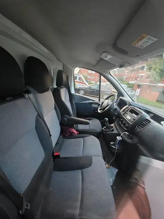 Gebraucht Opel Vivaro 120 PS (88 kW) 2015 Weiß Van / Kleinbus