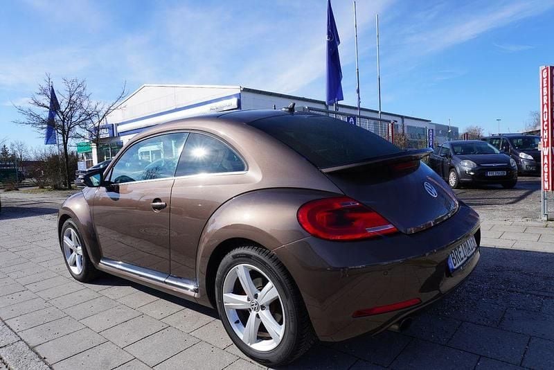 Gebraucht VW Beetle Sport 200 PS (147 kW) 2012 Toffeebraun metallic Kleinwagen