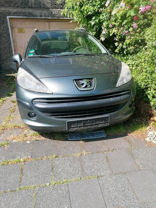 Grün Gebraucht 2007 Peugeot 207 Kombi | 430 € (Superpreis) - Bild 1/4