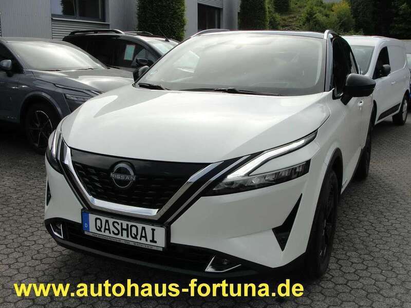 Pearl white/black metallic Gebraucht 2024 Nissan Qashqai Black Edition SUV | 35.900 € (Etwas zu teuer) - Bild 1/4