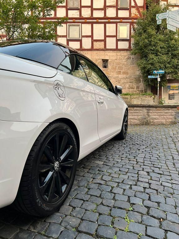 Gebraucht VW Eos 122 PS (89 kW) 2012 Weiß Cabrio