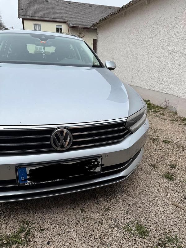 Gebraucht VW Passat 150 PS (110 kW) 2018 Grau Kombi