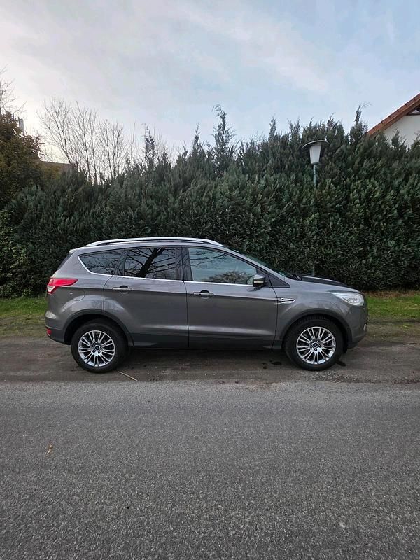 Gebraucht Ford Kuga 163 PS (119 kW) 2013 Grau SUV