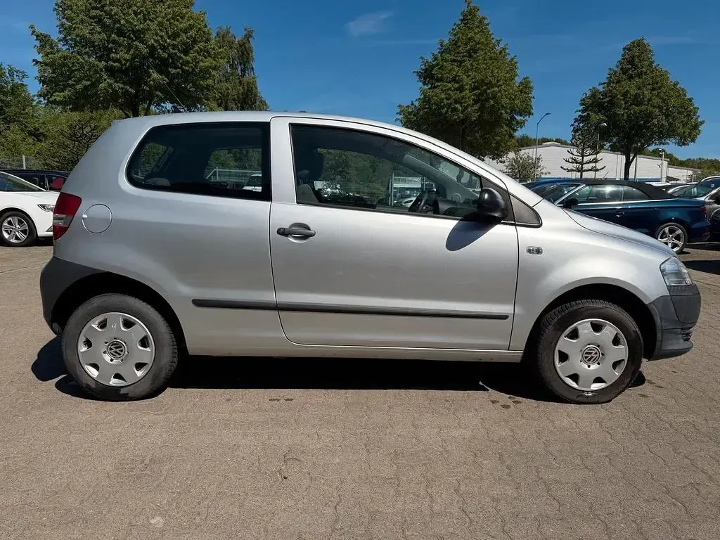 Gebraucht VW Fox Basis 54 PS (39 kW) 2008 Silber Kleinwagen