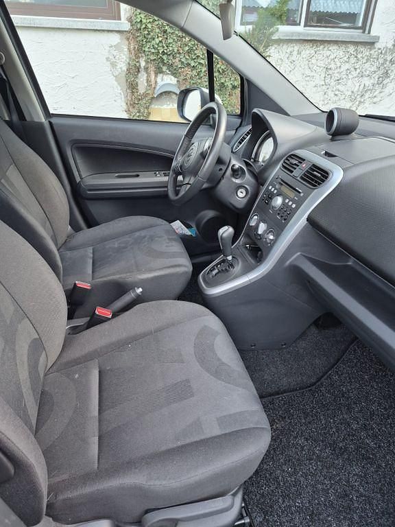 Gebraucht Opel Agila Edition 86 PS (63 kW) 2010 Weiß Kleinwagen