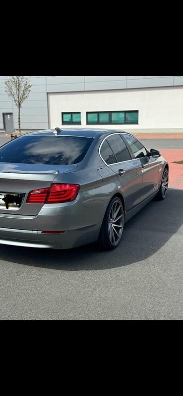 Gebraucht BMW 530 245 PS (180 kW) 2011 Grau Limousine