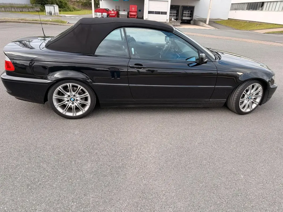 Gebraucht BMW 330 Cabriolet 231 PS (169 kW) 2004 Schwarz Cabrio