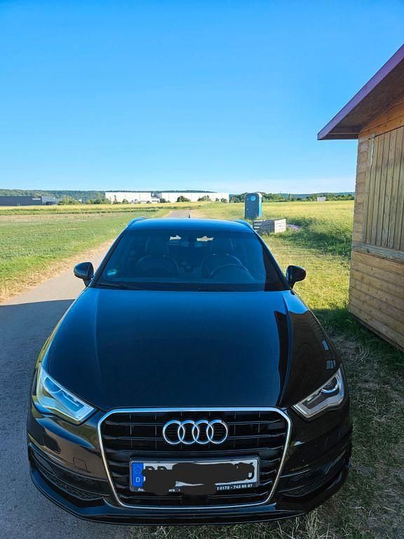 Schwarz Gebraucht 2014 Audi A3 Sportback S-Line Limousine | 9.850 € (Guter Preis) - Bild 1/4