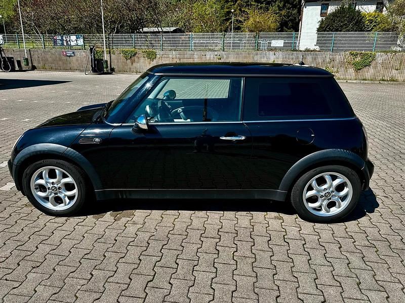 Second-hand Mini ONE 90 CP (66 kW) 2003 Negru Hatchback
