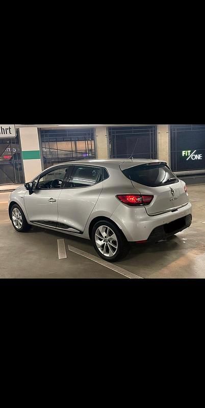Gebraucht Renault Clio IV LIMITED 75 PS (55 kW) 2015 Silber Kleinwagen