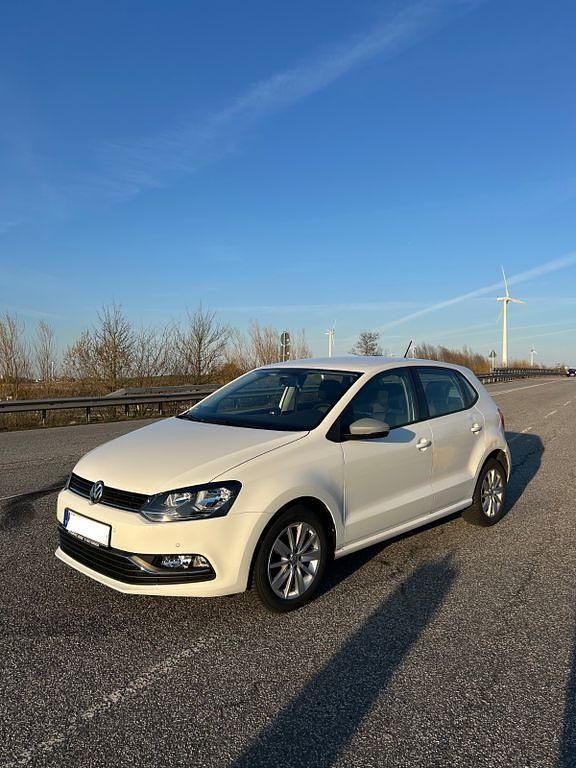 Gebraucht VW Polo Trendline 60 PS (44 kW) 2015 Weiß Limousine