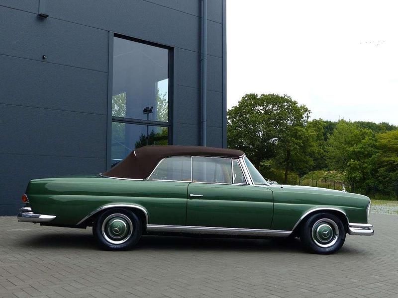 Gebraucht Mercedes 250 SE 150 PS (110 kW) 1966 Grün Cabrio