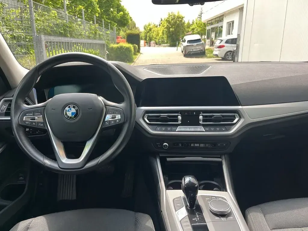 Gebraucht BMW 318 150 PS (110 kW) 2021 Weiß Kombi