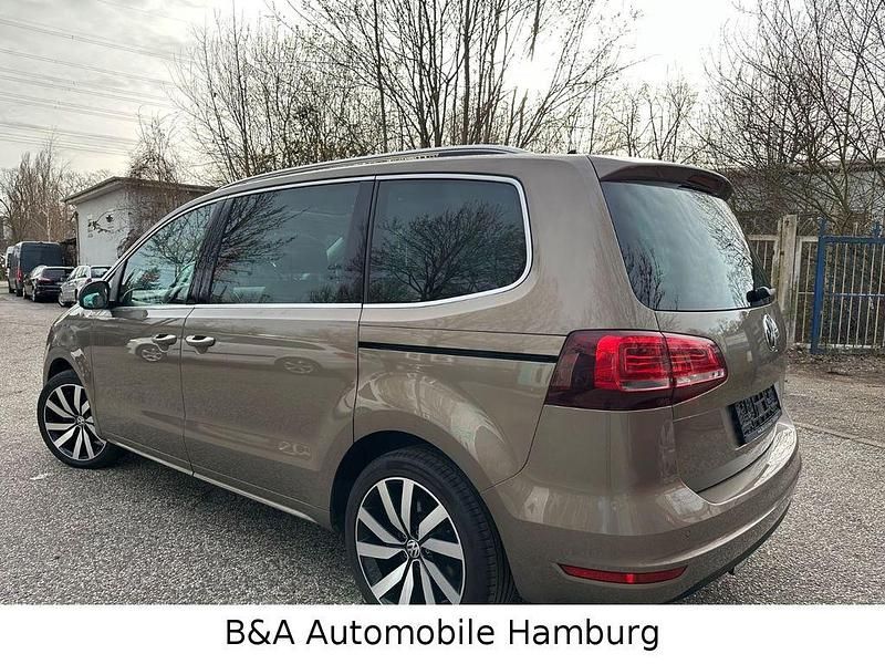 Gebraucht VW Sharan Highline 177 PS (130 kW) 2019 Pyramid gold Van / Kleinbus
