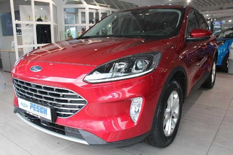 Gebraucht Ford Kuga Titanium 224 PS (164 kW) 2022 Rot SUV