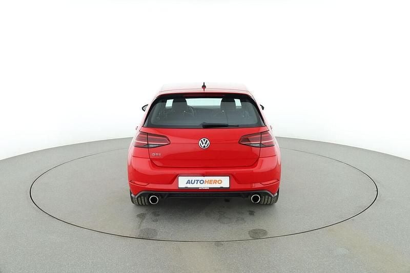 Gebraucht VW Golf VII GTI 2019 Rot Limousine