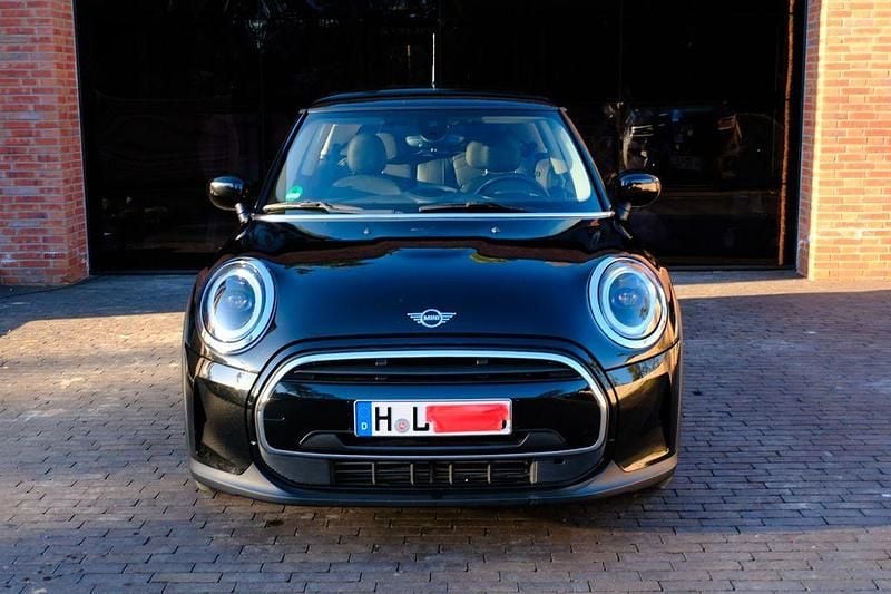 Gebraucht Mini Cooper Classic 136 PS (100 kW) 2022 Schwarz Kleinwagen