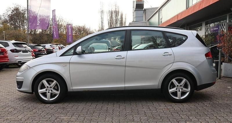 Gebraucht Seat Altea XL Reference 105 PS (77 kW) 2011 Silber Van / Kleinbus