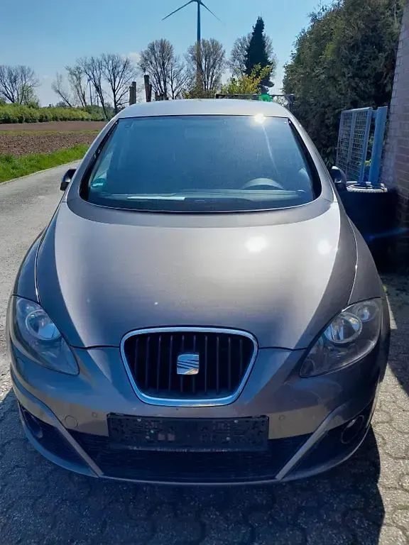 Occasion Seat Altea Reference 105 ch (77 kW) 2014 Gris Berline