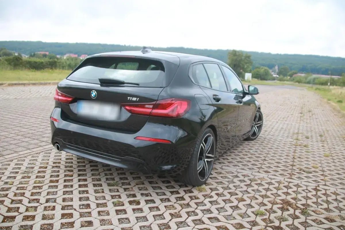 Gebraucht BMW 118 Performance 140 PS (102 kW) 2020 Schwarz Limousine