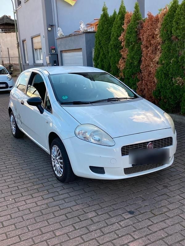 Weiß Gebraucht 2009 Fiat Punto Kleinwagen | 1.599 € (Guter Preis) - Bild 1/4