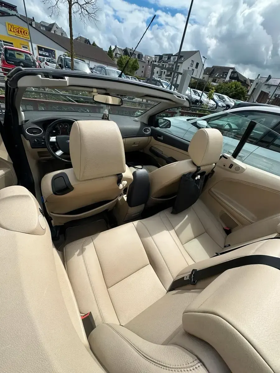 Gebraucht Ford Focus 125 PS (91 kW) 2007 Violet Cabrio