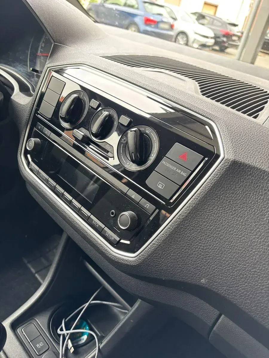 Gebraucht VW up! 60 PS (44 kW) 2017 Weiß Kleinwagen