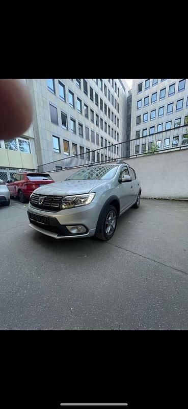 Silber Gebraucht 2019 Dacia Sandero Stepway Kleinwagen | 8.999 € (Fairer Preis) - Bild 1/4