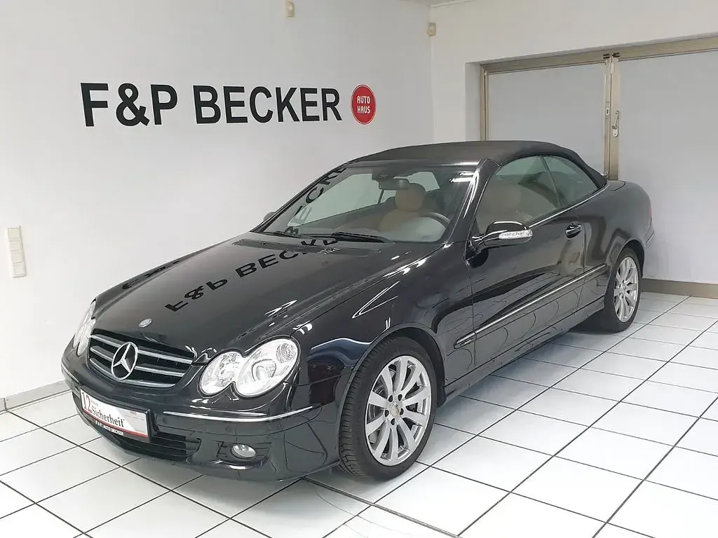 Gebraucht Mercedes CLK320 224 PS (164 kW) 2009 Obsidianschwarz Cabrio
